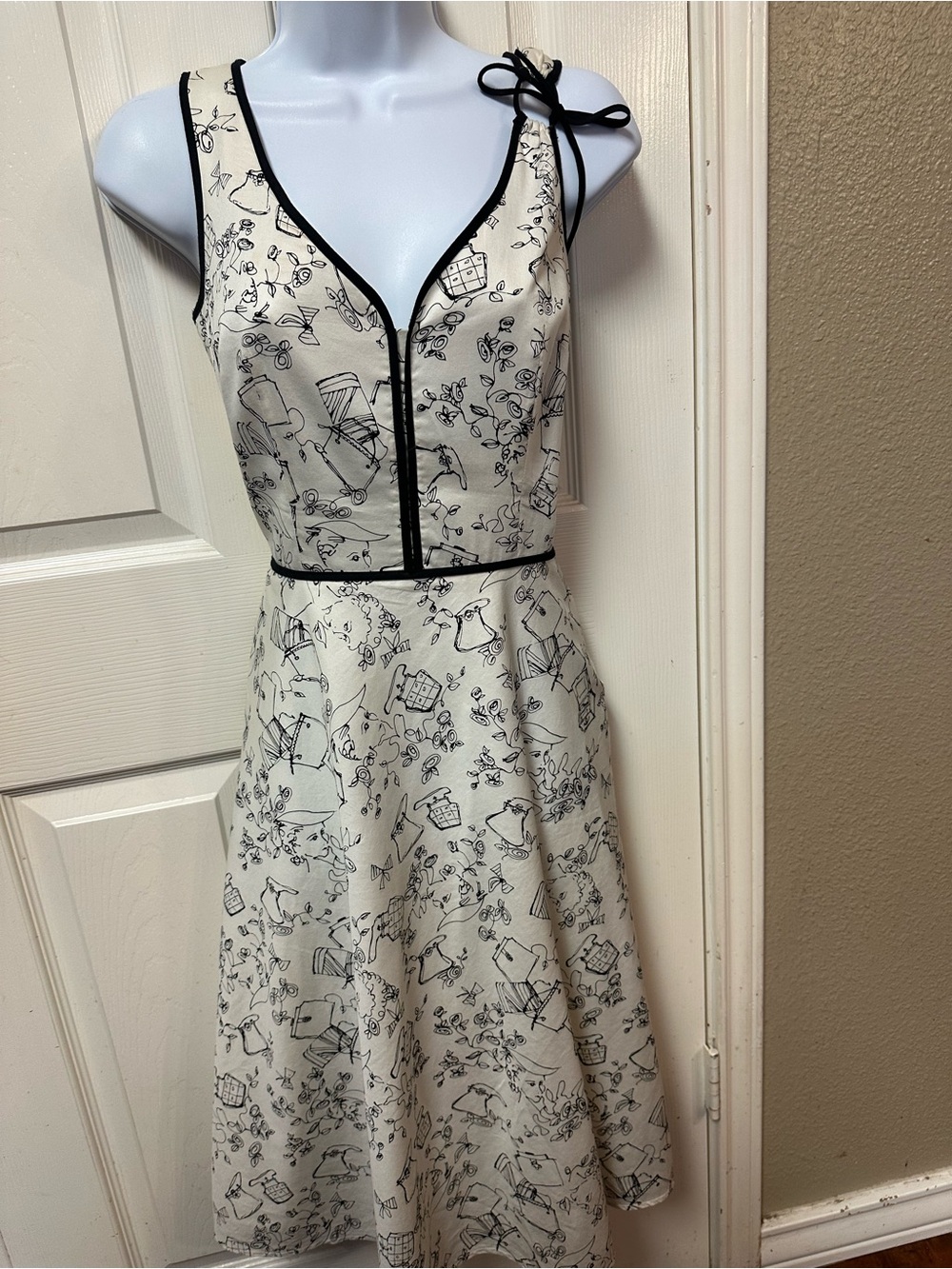 Liz Claiborne Ivory Dress with Black Sketch Print and Black Trim